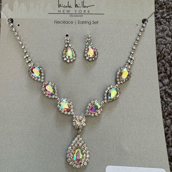 NEW Iridescent Necklace and Earring Set by Nicole Miller New York Occasion - Picture 1 of 6